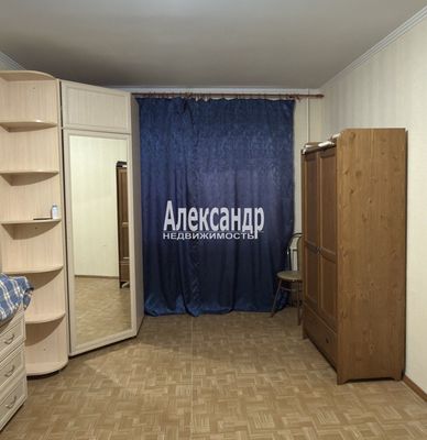 Продам трехкомнатную (3-комн.) квартиру, Собственный пр-кт, 34, Петергоф г