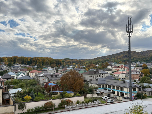 Продам трехкомнатную (3-комн.) квартиру, Атажукина ул, 3, Нальчик г
