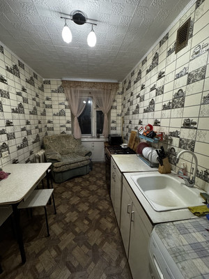 Продам двухкомнатную (2-комн.) квартиру, Шаронова ул, 32, Ишим г