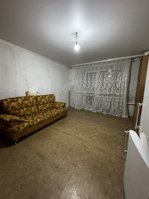 Продам двухкомнатную (2-комн.) квартиру, Шаронова ул, 32, Ишим г