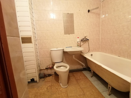 Продам трехкомнатную (3-комн.) квартиру, 40 лет Победы ул, 22, Ишим г