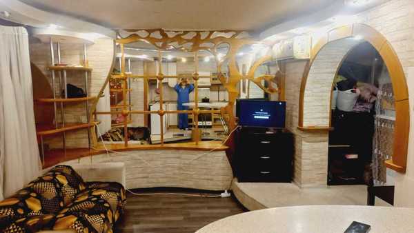 Продам двухкомнатную (2-комн.) квартиру, Кунарская ул, 63, Екатеринбург г