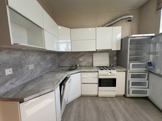 Продам трехкомнатную (3-комн.) квартиру, Сибирских Партизан ул, 30, Иркутск г