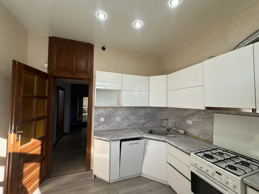 Продам трехкомнатную (3-комн.) квартиру, Сибирских Партизан ул, 30, Иркутск г