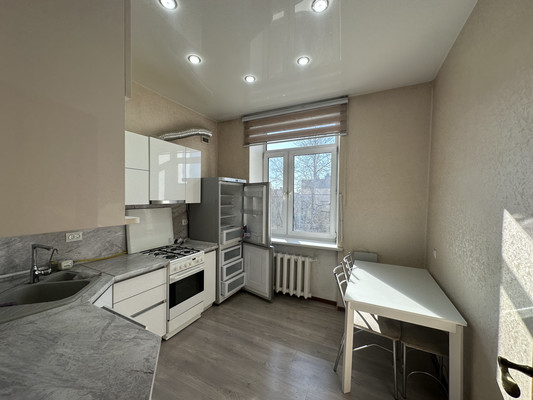 Продам трехкомнатную (3-комн.) квартиру, Сибирских Партизан ул, 30, Иркутск г