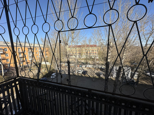 Продам трехкомнатную (3-комн.) квартиру, Сибирских Партизан ул, 30, Иркутск г