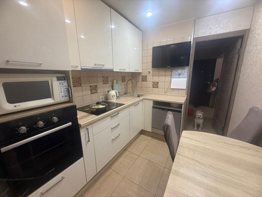Продам двухкомнатную (2-комн.) квартиру, Байкальская ул, 182, Иркутск г