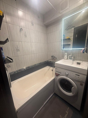 Продам двухкомнатную (2-комн.) квартиру, Байкальская ул, 182, Иркутск г