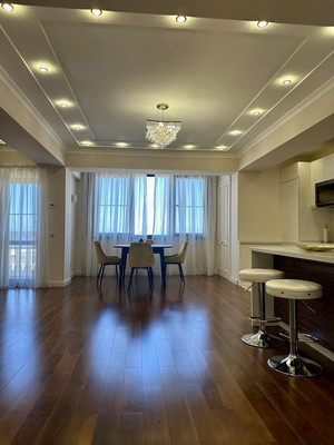 Продам трехкомнатную (3-комн.) квартиру, Пирогова (Центральный р-н) ул, 44к1, Сочи г