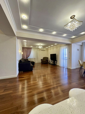 Продам трехкомнатную (3-комн.) квартиру, Пирогова (Центральный р-н) ул, 44к1, Сочи г