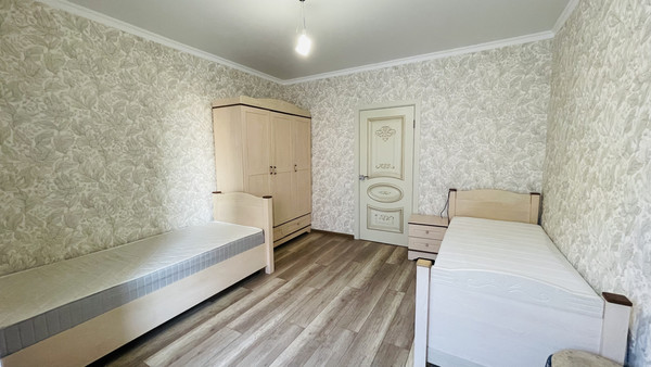 Продам двухкомнатную (2-комн.) квартиру, Шоссейная ул, 70/1к2, Яблоновский пгт