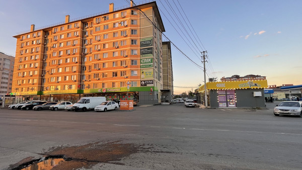 Продам двухкомнатную (2-комн.) квартиру, Шоссейная ул, 70/1к2, Яблоновский пгт