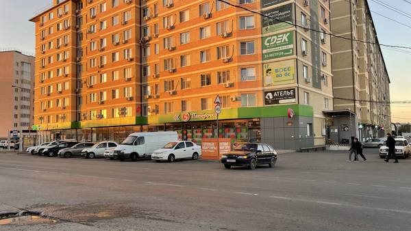 Продам двухкомнатную (2-комн.) квартиру, Шоссейная ул, 70/1к2, Яблоновский пгт