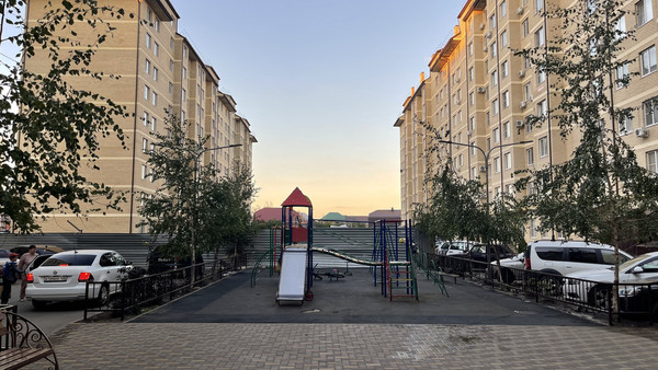 Продам двухкомнатную (2-комн.) квартиру, Шоссейная ул, 70/1к2, Яблоновский пгт