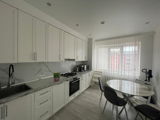 Продам трехкомнатную (3-комн.) квартиру, Шогенова ул, 75, Нальчик г