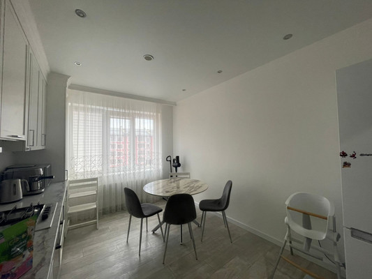 Продам трехкомнатную (3-комн.) квартиру, Шогенова ул, 75, Нальчик г