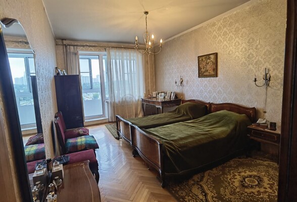 Продам многокомнатную квартиру, Вернадского пр-кт, 125, Москва г