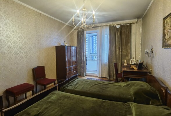 Продам многокомнатную квартиру, Вернадского пр-кт, 125, Москва г