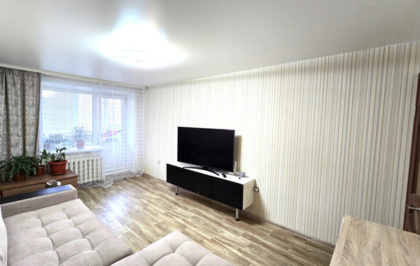 Продам двухкомнатную (2-комн.) квартиру, Центральная ул, 15, Фролы с