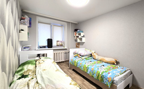 Продам двухкомнатную (2-комн.) квартиру, Центральная ул, 15, Фролы с