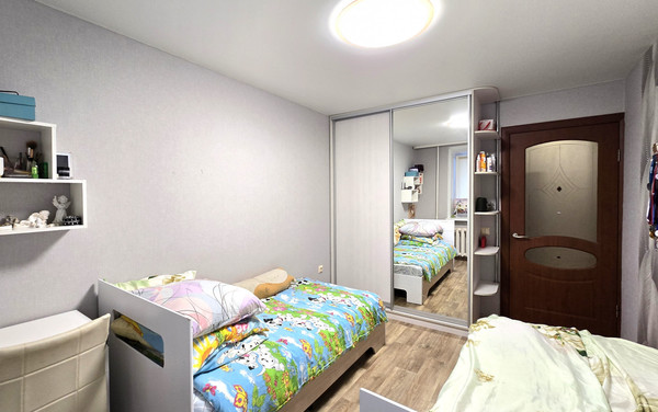 Продам двухкомнатную (2-комн.) квартиру, Центральная ул, 15, Фролы с