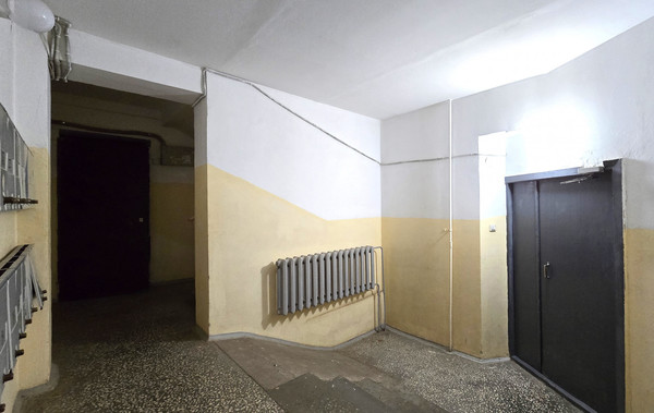Продам двухкомнатную (2-комн.) квартиру, Центральная ул, 15, Фролы с