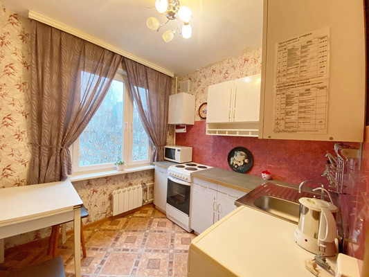 Продам двухкомнатную (2-комн.) квартиру, Производственная ул, 1к1, Москва г