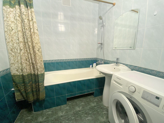 Продам двухкомнатную (2-комн.) квартиру, Чехова ул, 67, Анапа г