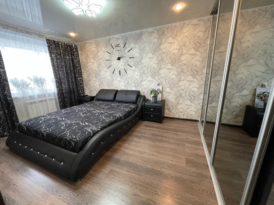 Продам двухкомнатную (2-комн.) квартиру, Вингиссара пр-кт, 99, Волосово г