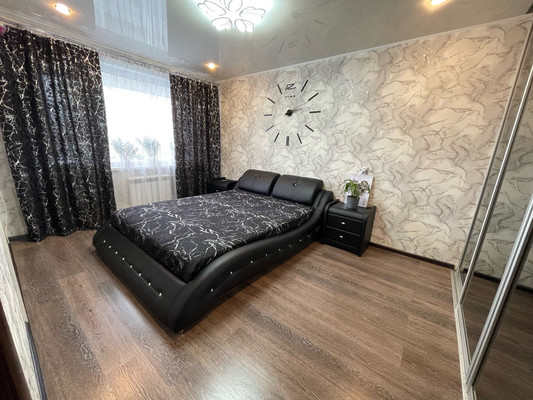 Продам двухкомнатную (2-комн.) квартиру, Вингиссара пр-кт, 99, Волосово г