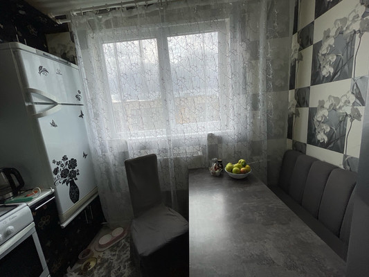 Продам двухкомнатную (2-комн.) квартиру, Вингиссара пр-кт, 99, Волосово г