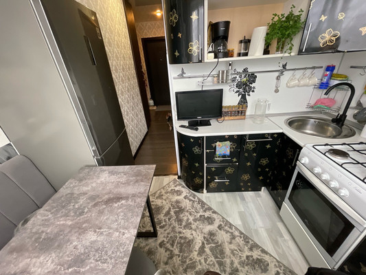 Продам двухкомнатную (2-комн.) квартиру, Вингиссара пр-кт, 99, Волосово г