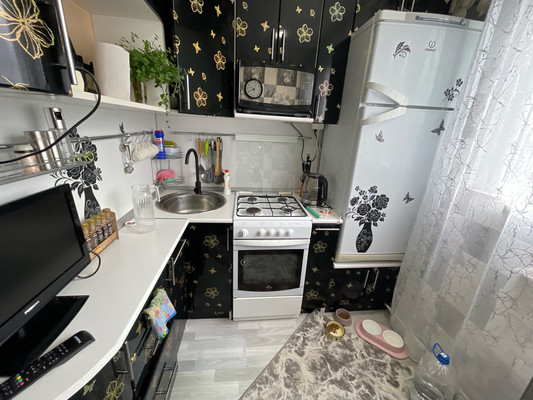 Продам двухкомнатную (2-комн.) квартиру, Вингиссара пр-кт, 99, Волосово г