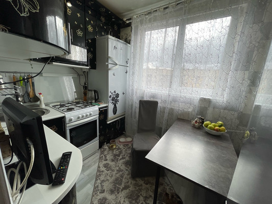 Продам двухкомнатную (2-комн.) квартиру, Вингиссара пр-кт, 99, Волосово г