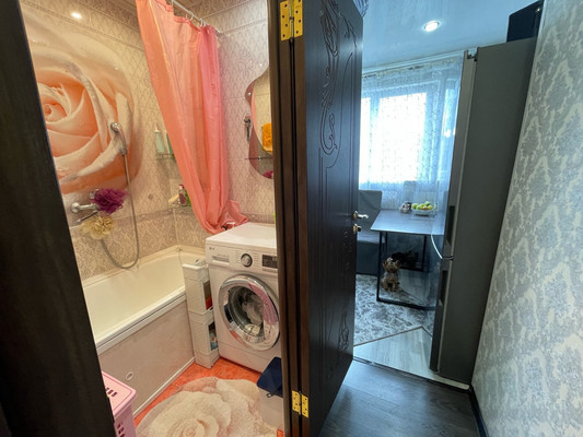 Продам двухкомнатную (2-комн.) квартиру, Вингиссара пр-кт, 99, Волосово г