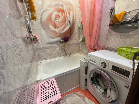 Продам двухкомнатную (2-комн.) квартиру, Вингиссара пр-кт, 99, Волосово г