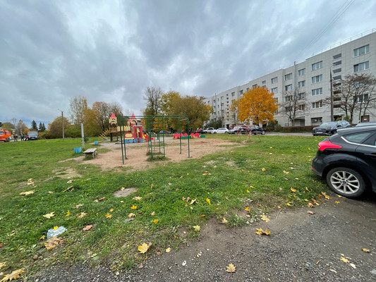 Продам двухкомнатную (2-комн.) квартиру, Вингиссара пр-кт, 99, Волосово г
