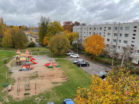 Продам двухкомнатную (2-комн.) квартиру, Вингиссара пр-кт, 99, Волосово г