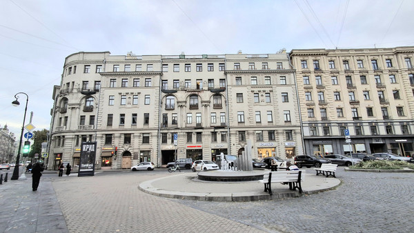 Продам двухкомнатную (2-комн.) квартиру, Каменноостровский пр-кт, 9/2, Санкт-Петербург г