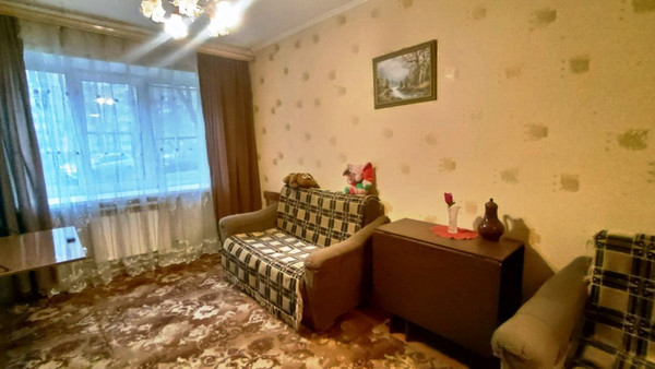 Продам двухкомнатную (2-комн.) квартиру, 5, Дубровицы п