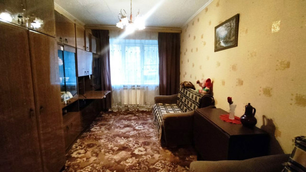 Продам двухкомнатную (2-комн.) квартиру, 5, Дубровицы п
