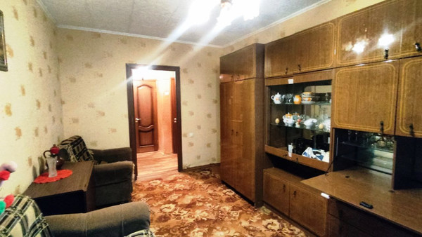 Продам двухкомнатную (2-комн.) квартиру, 5, Дубровицы п