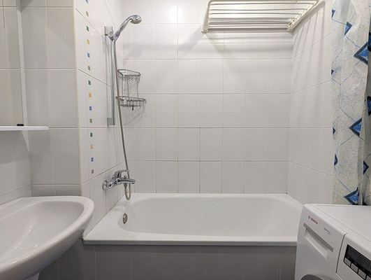 Продам двухкомнатную (2-комн.) квартиру, Подольская ул, 4, Северово д