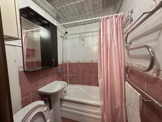 Продам трехкомнатную (3-комн.) квартиру, Мира ул, 90, Иркутск г