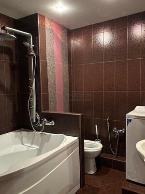 Продам трехкомнатную (3-комн.) квартиру, Матроса Железняка б-р, 31к1, Москва г