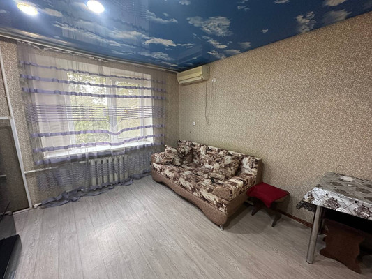 Продам двухкомнатную (2-комн.) квартиру, 1 мкр, 44, Кропоткин г