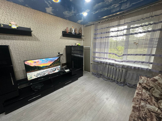 Продам двухкомнатную (2-комн.) квартиру, 1 мкр, 44, Кропоткин г