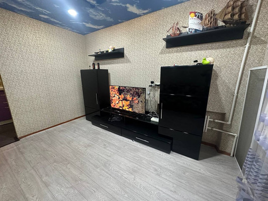 Продам двухкомнатную (2-комн.) квартиру, 1 мкр, 44, Кропоткин г