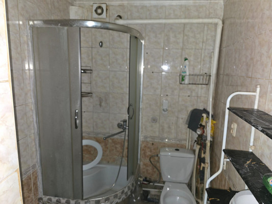 Продам двухкомнатную (2-комн.) квартиру, Куйбышева ул, 1б, Геленджик г