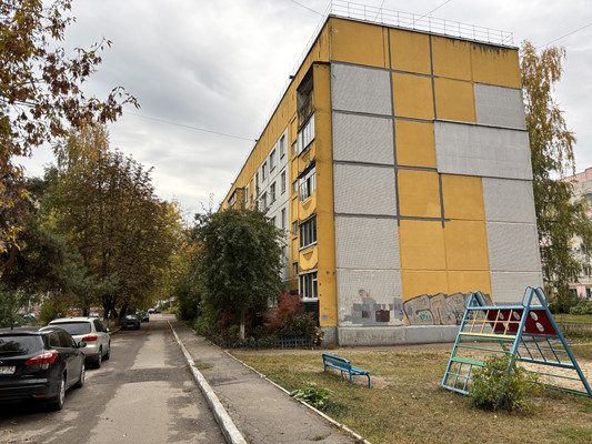 Продам трехкомнатную (3-комн.) квартиру, Жуковская ул, 23, Брянск г